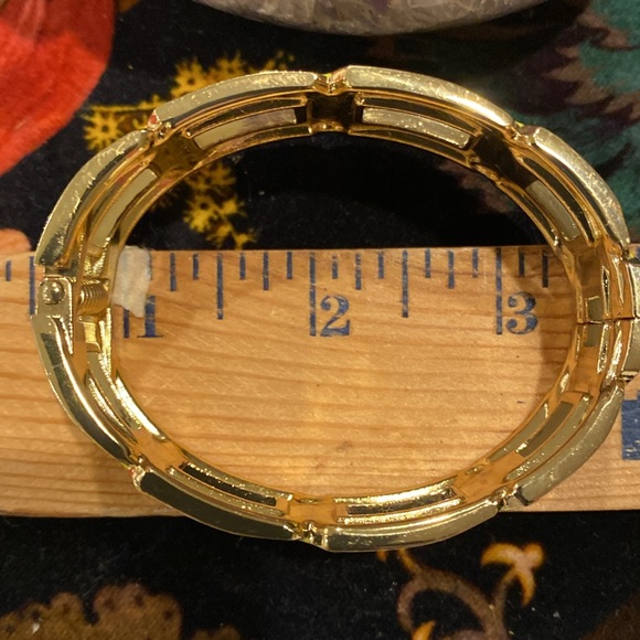 Nordstrom Bracelet Yellow and Gold hinged NWOT - Picture 2 of 4